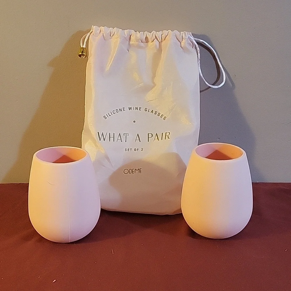 Odeme Set of Two Silicone Wine Glasses